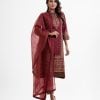 Women's printed straight salwar kameez in silk fabric. Mandarin collar. Three-quarter sleeves. Karchupi at the front. Mouslin dupatta with culottes pants.