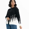 Women's winter short pattern sweater in viscose knit fabric. Round neck, full sleeves and front buttons opening.