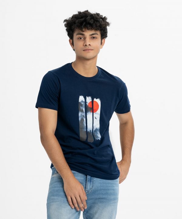 Men's t-shirt in cotton single jersey fabric. Crew neck, short sleeves. Print on the chest.