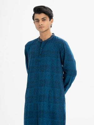 Men's slim fitted panjabi in Jacquard fabric. Karchupi at mandarin collar with metal buttons placket.