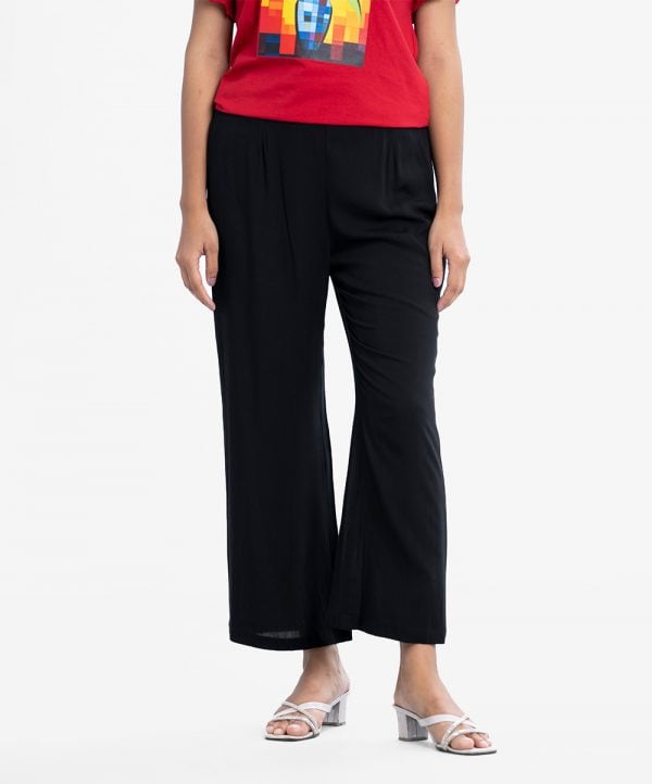 Women's casual palazzo in viscose fabric. Concealed elasticated waistline.