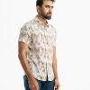Men's Short Sleeve casual printed shirt in cotton fabric. Classic collar and short sleeves. Button fastening at the front.