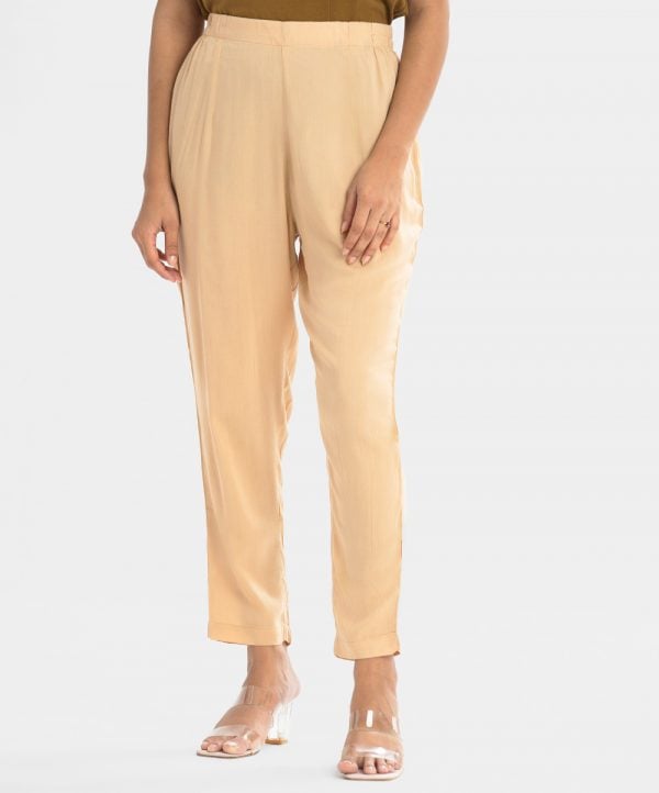 Women's casual style palazzo in viscose fabric. Concealed elasticated waistline.
