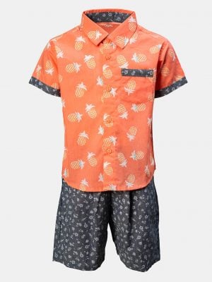 Newborn printed baby boy shirt pant set in cotton fabric. Classic collar, short sleeves and a chest pocket.