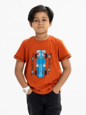 Kid boy's t-shirt in cotton single jersey fabric. Round neck, short sleeves. Racing car print on the chest.