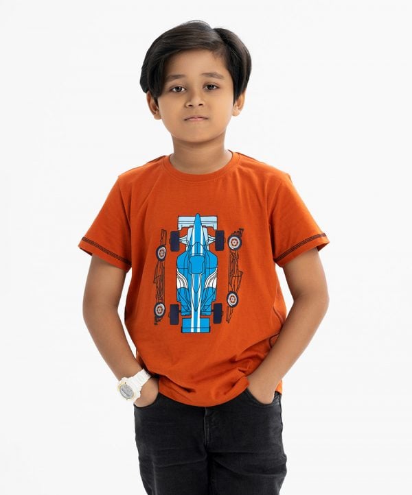 Kid boy's t-shirt in cotton single jersey fabric. Round neck, short sleeves. Racing car print on the chest.