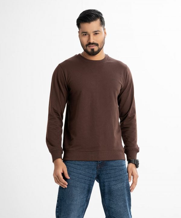 Men's winter solid color slim fitted sweat shirt in terry fabric. Full sleeves, round neck.
