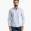 Men's casual long sleeve casual shirt in cotton fabric. Classic collar, button fastening and a pocket at the front.