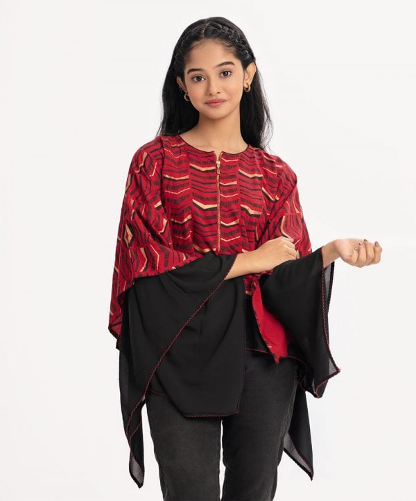 Teen girls printed layer style tunic in georgette and viscose fabric. Round neck, kimono sleeves and front zipper opening.
