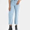 Women's loose fitted Baggy Jeans pants in Denim fabric. Five pockets and a zipper fly with a metal button.