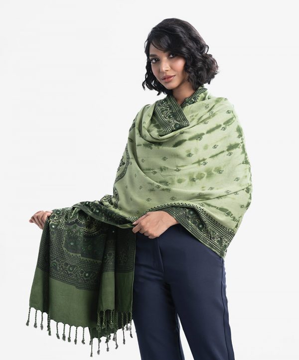 Women's shawl in viscose fabric. Contrast border with fringe trims.