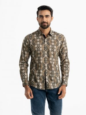 Men's long-sleeved casual shirt in printed cotton fabric. Classic collar with front button fastening and adjustable metal buttons at cuffs.
