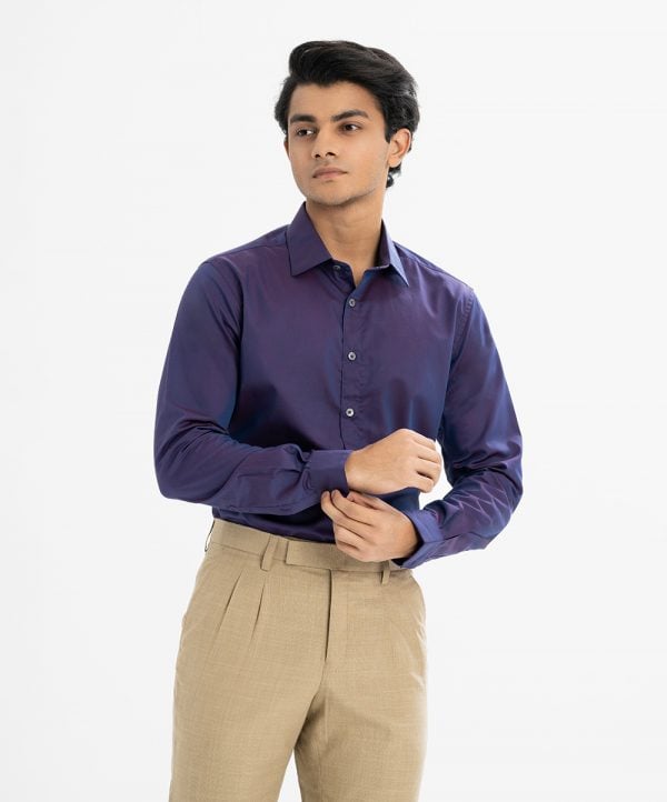 Men's slim fit business formal shirt made in premium cotton fabric. Spread collar, long-sleeved with adjustable buttons at cuffs.