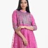 Exclusives layered tunic in muslin fabric with crepe inner from Nargisus by Le Reve. Mandarin collar, three-quarter sleeves and elongated hem. Floral printed with karchupi.