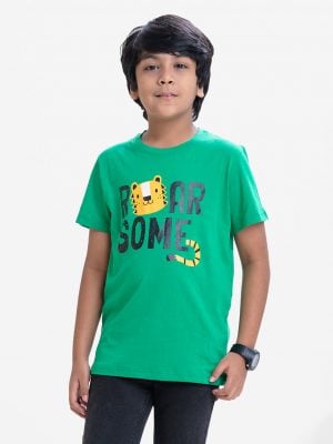 Kid boys t-shirt in cotton single jersey fabric. Crew neck, short sleeves. Typographic print on the chest.