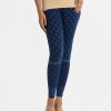 Women's printed leggings in cotton knit fabric. Concealed elasticated on the waistline.