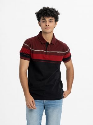Men's mercerized stripes polo shirt in stretched cotton knit fabric. Classic collar, short sleeves and a straight-cut hem.