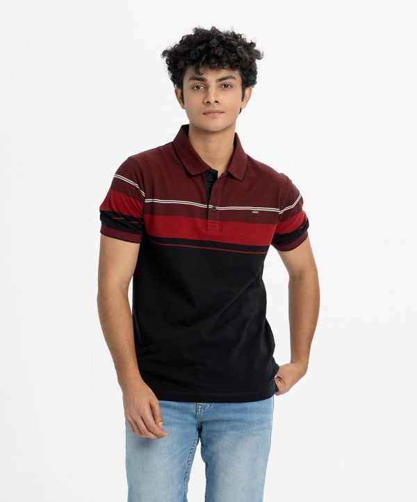 Men's mercerized stripes polo shirt in stretched cotton knit fabric. Classic collar, short sleeves and a straight-cut hem.