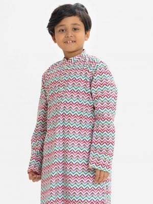Kid boys panjabi in printed cotton fabric. Mandarin collar and inseam pockets.