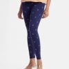 Women's leggings in cotton knit fabric. Concealed elasticated on the waistline.