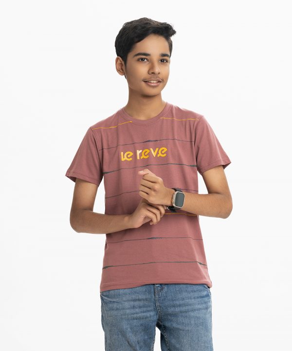Crew neck, short-sleeved teen boy's t-shirt in single jersey fabric. Le Reve logo print at front.