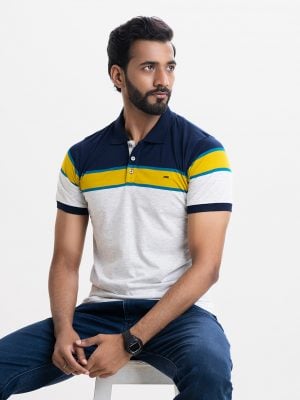 Men's mercerized stripes polo shirt in stretched cotton knit fabric. Classic collar, short sleeves and a straight-cut hem.