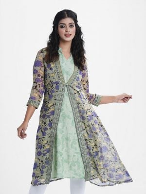 Floral printed three-quarter sleeved shrug style tunic in georgette fabric. Single button fastening and karchupi with patch at front of shrug with viscose fabric tunic.