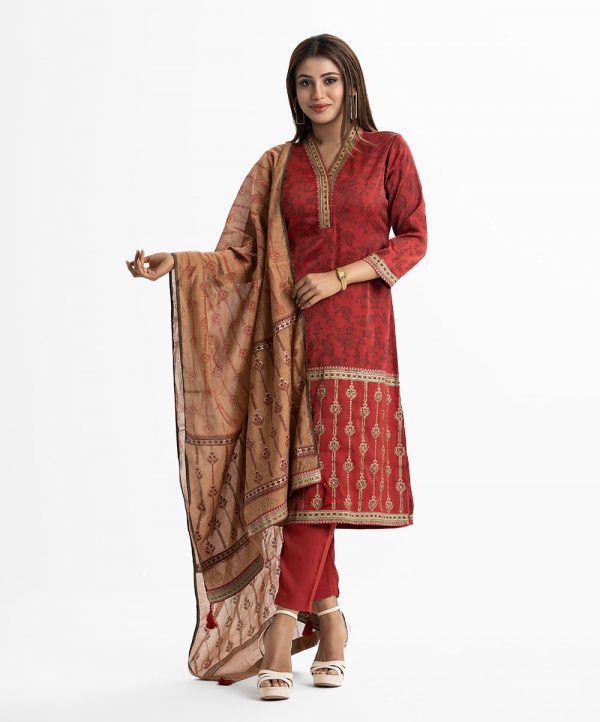 Women's floral printed Salwar Kameez in zoom fabric. V-neck, full sleeves and karchupi at the front of kameez. Half-silk dupatta with crepe palazzo pants.