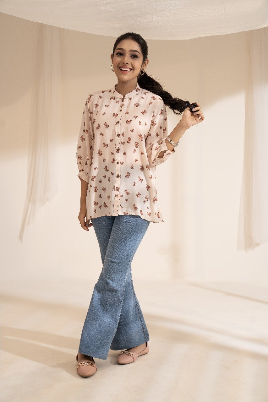 Teen girl trendy look for 2025
