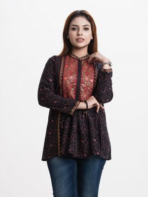 Women's floral printed tent style top in Viscose fabric. Mandarin collar, full sleeves and patch work at front.