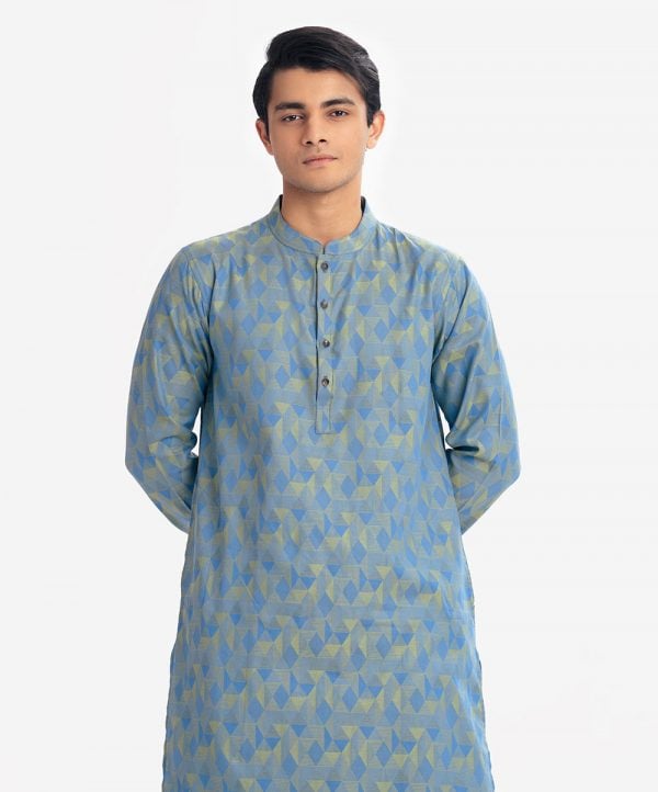 Men's semi-fitted panjabi in printed Jacquard fabric. Mandarin collar and inseam pockets.