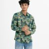 Men's casual long sleeve casual shirt in printed cotton fabric. Classic collar, button fastening at the front and adjustable metal buttons at cuffs.