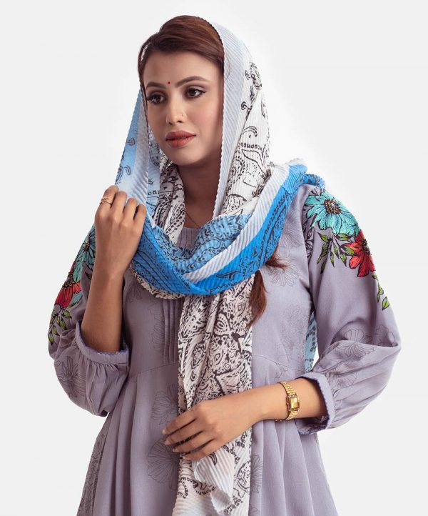Women's printed scarf in blended cotton fabric.