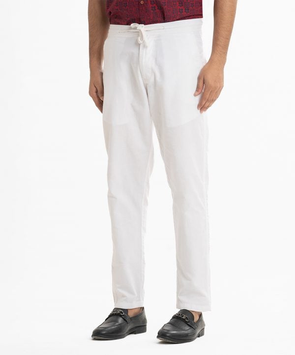Men's pant pajama in blended cotton fabric. Two zippers fly side pockets with adjustable knots and two back pockets.
