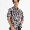 Men's Short Sleeve casual printed shirt in satin fabric. Classic collar and short sleeves. Button fastening at the front.