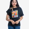 Teen girls T-shirt in stretched cotton knit fabric. Boat neck with bow tie and short sleeves. Painting print at front.