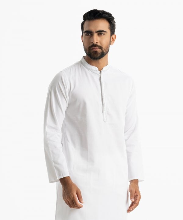 Men's slim-fitted panjabi in cotton fabric.Mandarin collar and inseam pockets. Embroidery and karchupi at the front.
