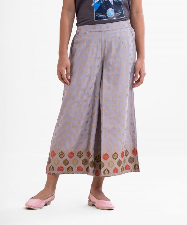 Kid girls printed palazzo in viscose fabric. Concealed elasticated waistline