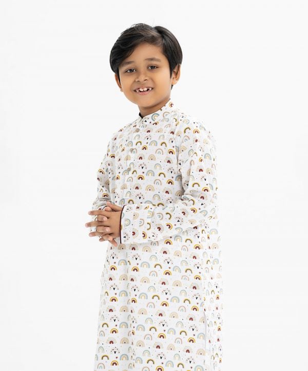 Kid boy panjabi in cotton fabric. Mandarin collar and inseam pockets.