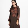 Printed straight kameez in crepe fabric. Round neck, full-sleeved with embroidery work. karchupi at the front and line stitching at the hemline.