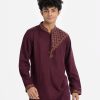 Men's slim-fitted panjabi in jacquard fabric.Mandarin collar, inseam pockets. Embroidery and sequence at the front.
