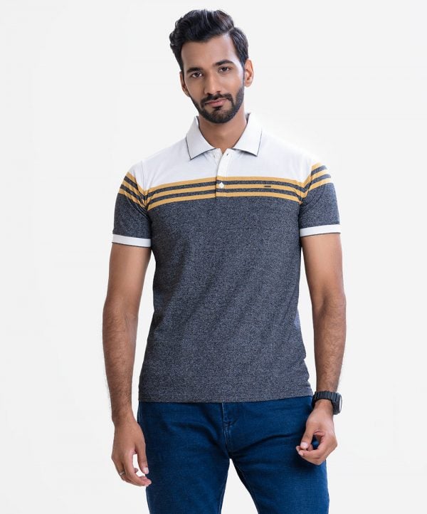 Men's stripes polo shirt in cotton pique fabric. Classic collar, short sleeves and a straight-cut hem.