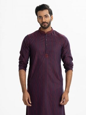 Men's semi fit panjabi in Jacquard fabric. Karchupi at mandarin collar, full sleeves. Inseam pockets.