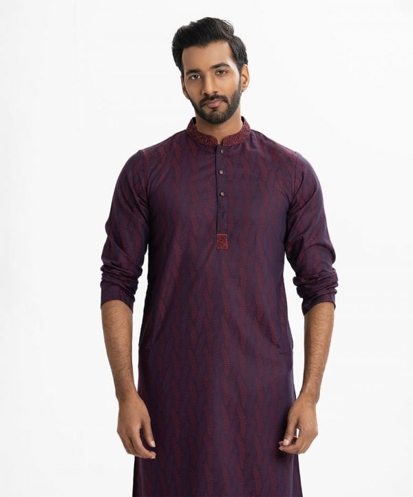 Men's semi fit panjabi in Jacquard fabric. Karchupi at mandarin collar, full sleeves. Inseam pockets.