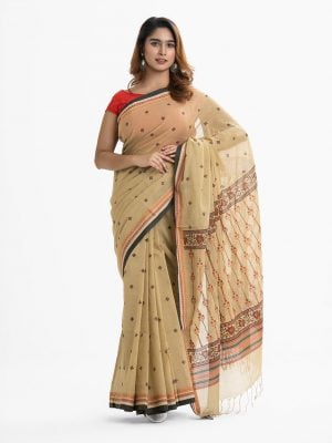 Women's all over printed saree in cotton fabric. Fringe trim at the achal.