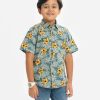Kid boys short-sleeved casual shirt in printed cotton fabric. Classic collar, button fastening at the front.