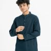 Men's slim-fitted panjabi in jacquard fabric.Mandarin collar and inseam pockets.