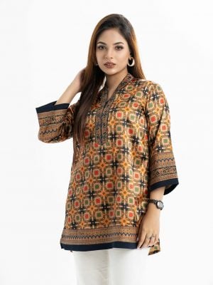 Exclusive tunic from Nargisus by Le Reve. printed short tunic in glossy satin fabric. V-neck, long-sleeved. attached patch at the sleeve and hemline. Karchupi at the front.