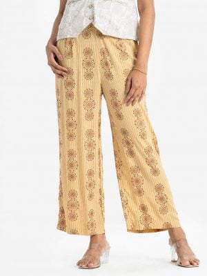Women's printed casual palazzo in viscose fabric. Concealed elasticated waistline.