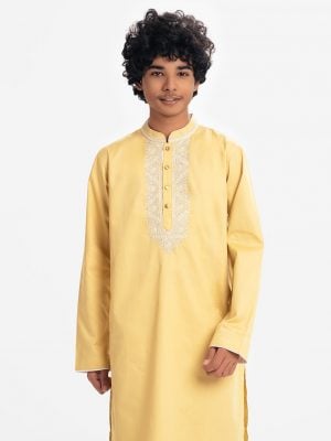 Teen boy panjabi in cotton fabric. Mandarin collar, inseam pockets and karchupi at the front.